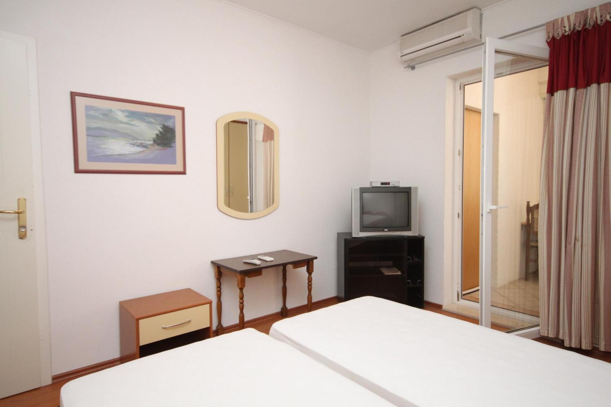 Apartments With A Parking Space Makarska - 6693 Quarto foto