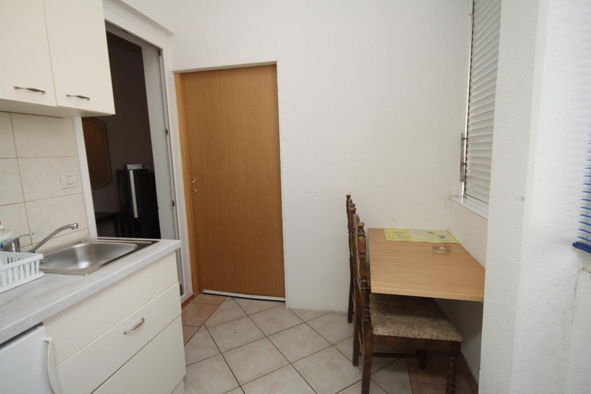 Apartments With A Parking Space Makarska - 6693 Quarto foto